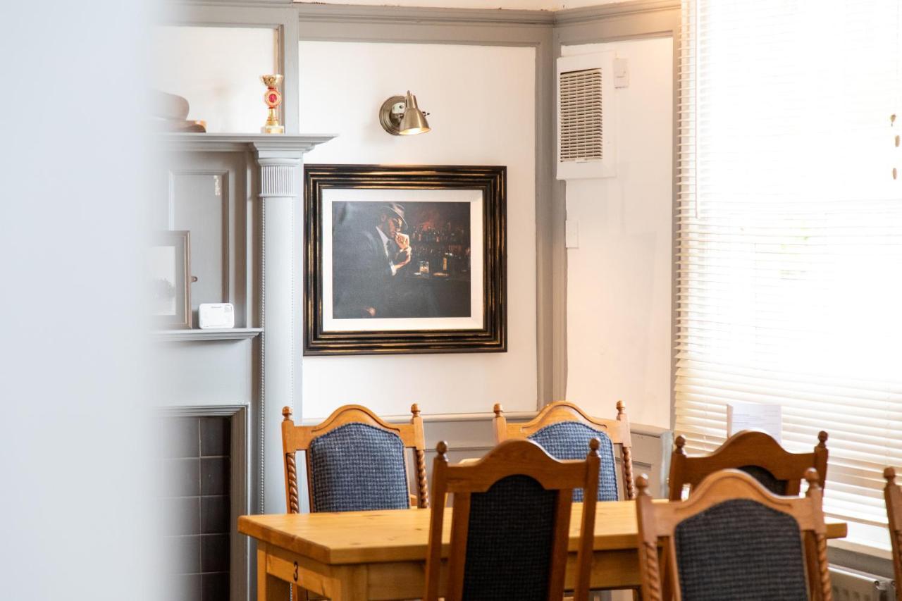 The Unicorn Inn Newton Solney Εξωτερικό φωτογραφία