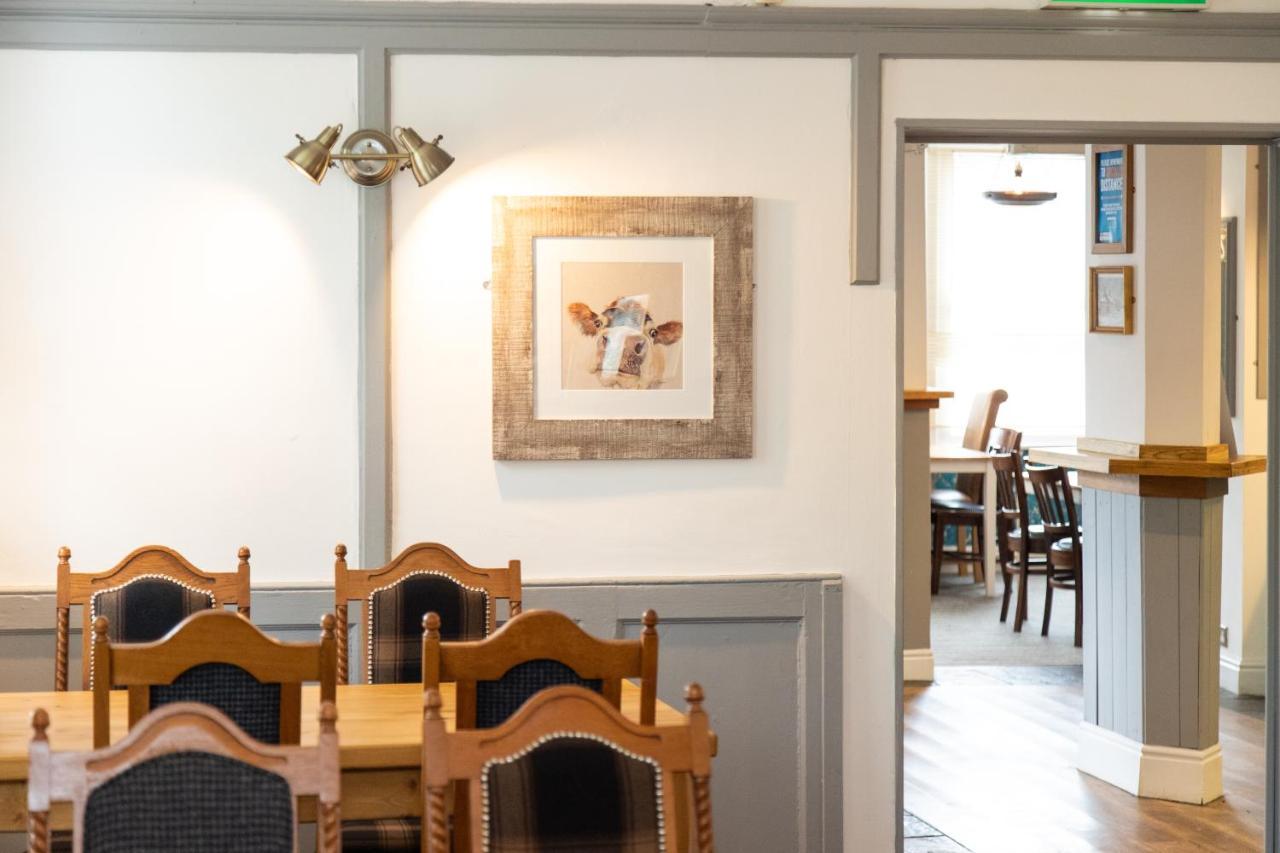 The Unicorn Inn Newton Solney Εξωτερικό φωτογραφία