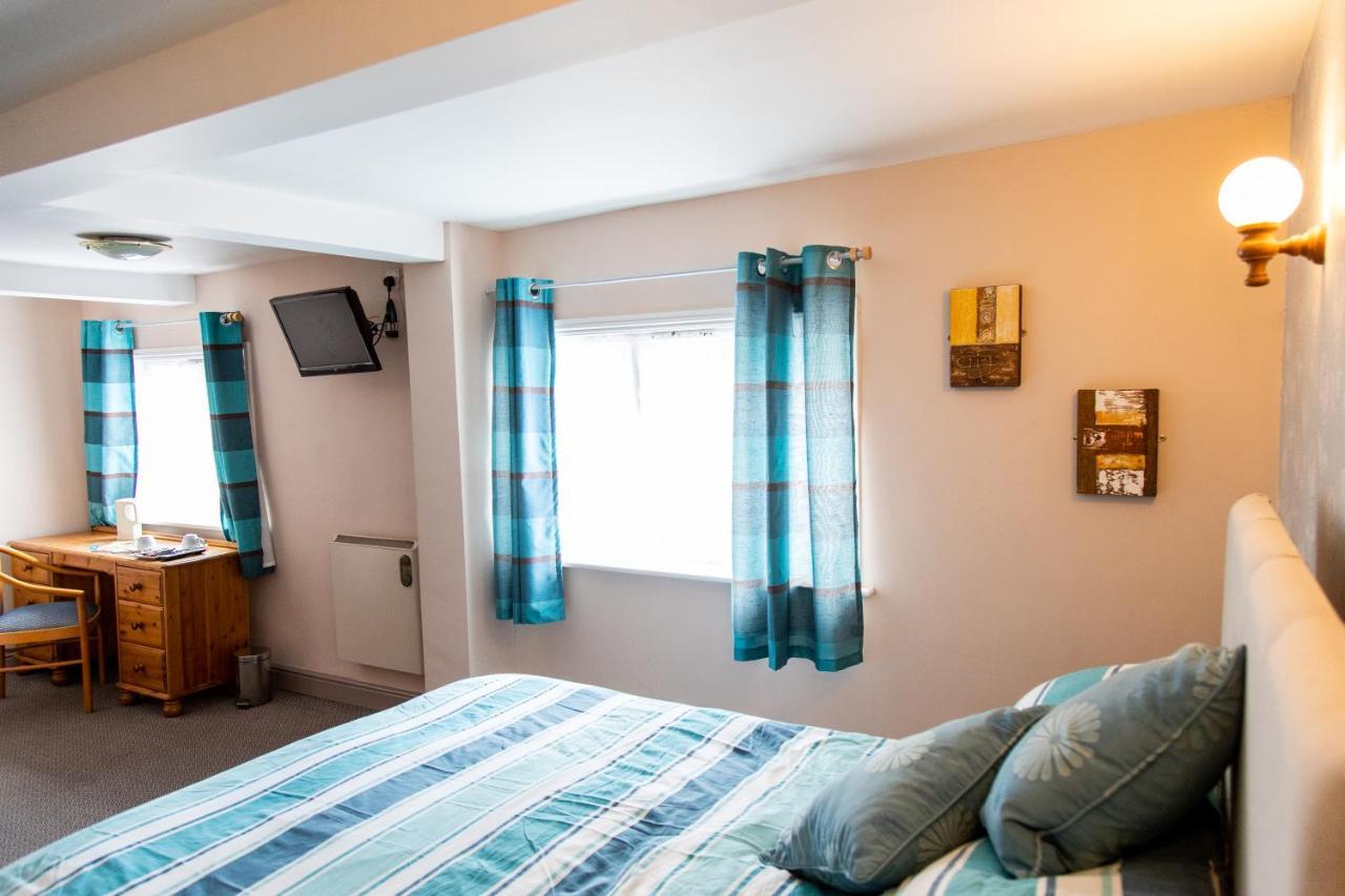 The Unicorn Inn Newton Solney Εξωτερικό φωτογραφία