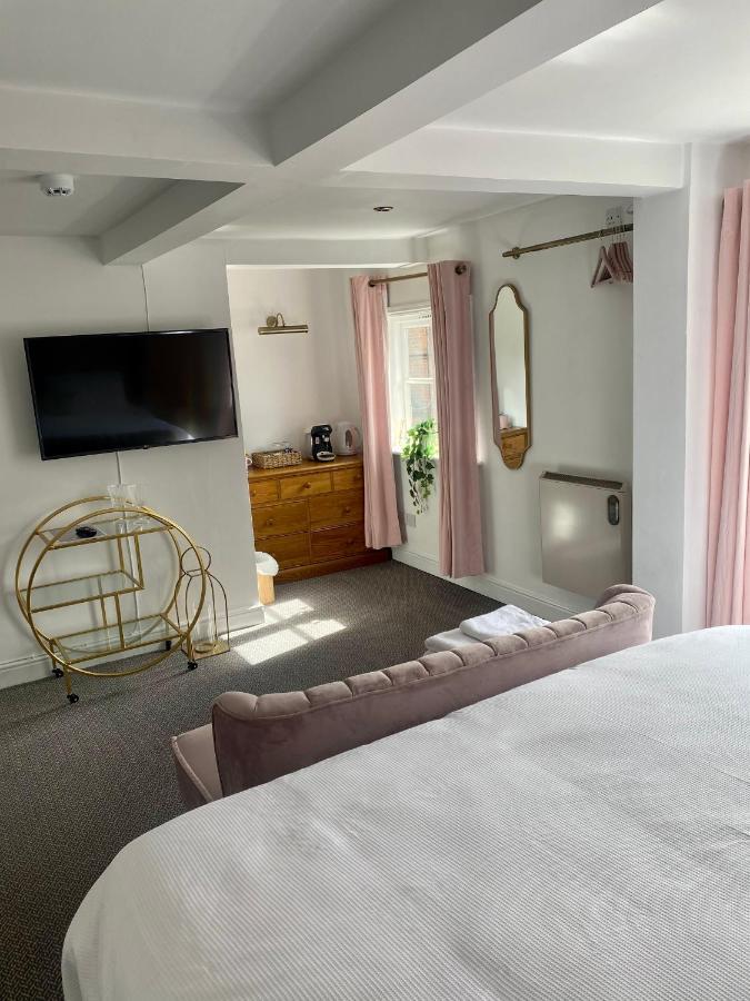 The Unicorn Inn Newton Solney Εξωτερικό φωτογραφία